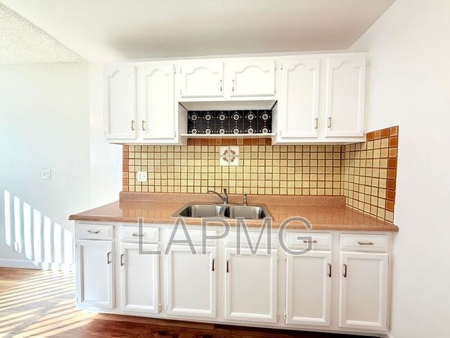 Building Photo - 10919 Pioneer Blvd