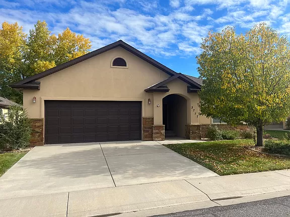 Building Photo - Beautiful Home