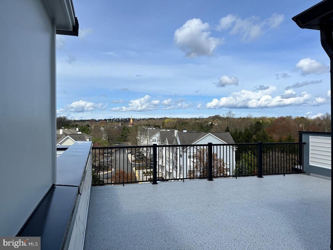 Building Photo - 43396 Farringdon Sq