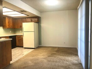 Building Photo - 6617 W Tropicana Ave