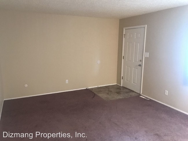 Building Photo - 939 S Douglas Ave