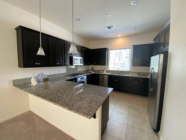 Foto del edificio - 3 Bedroom 3 Bathroom Home with Open Floor ...
