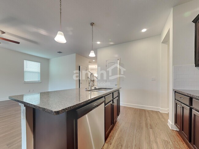 Building Photo - 5765 Hampton Creek Rd