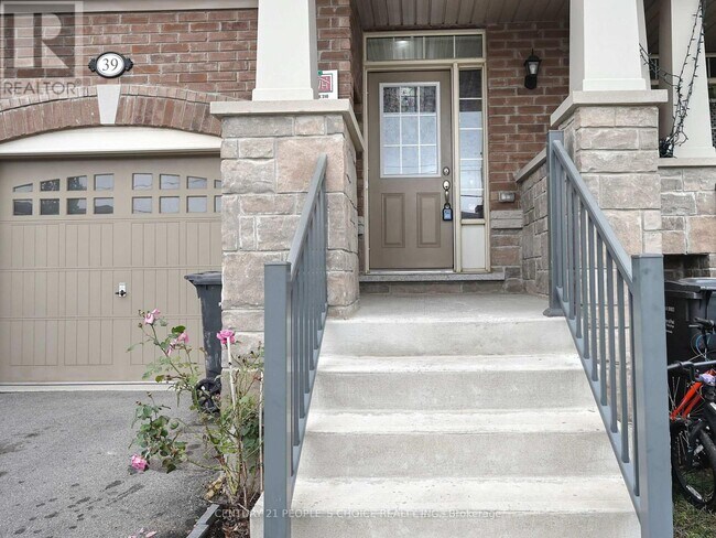 Building Photo - 39 Pearman Cres