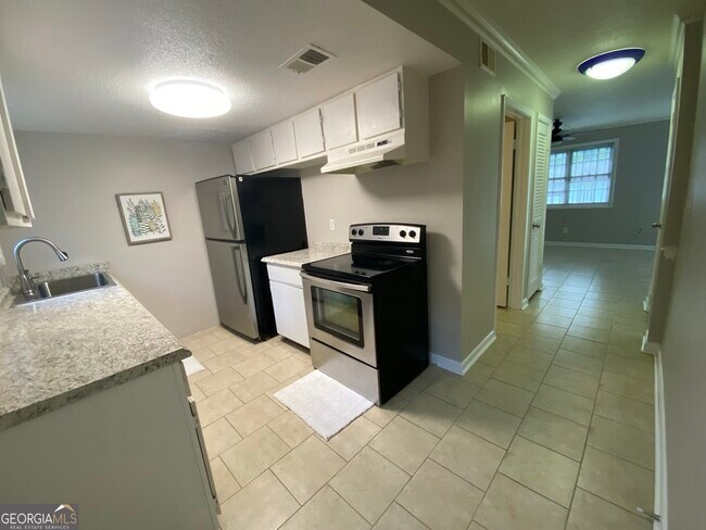 Foto del edificio - 2946 N Dekalb Dr