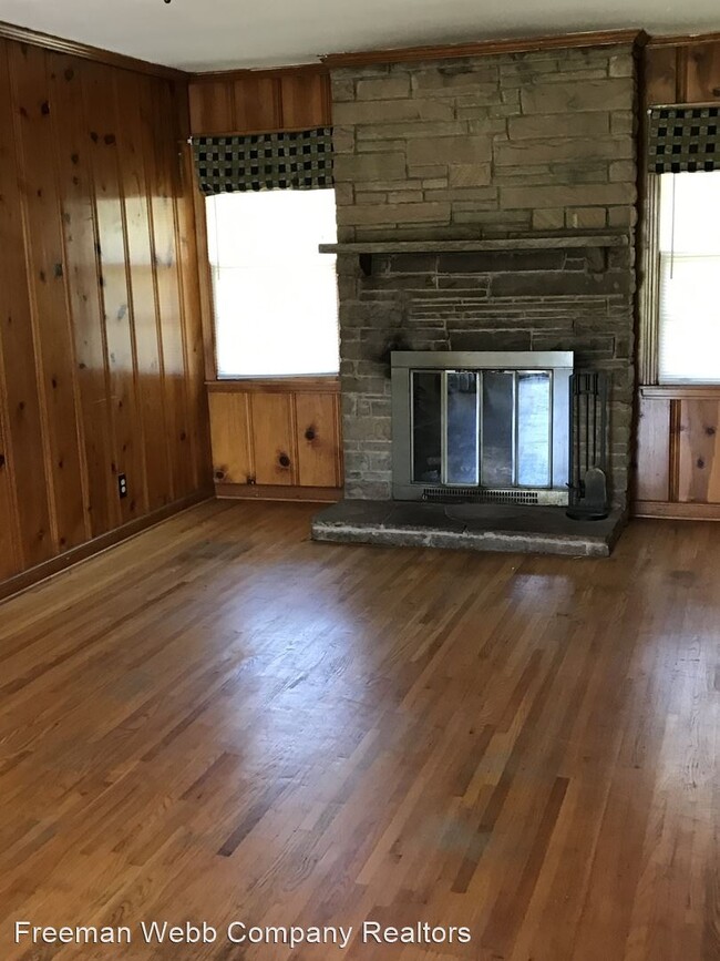 Building Photo - 3 br, 1.5 bath House - 757 Tempelton Dr.