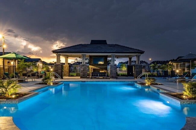 Building Photo - Vlux at Queen Creek