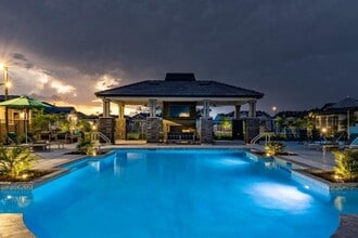 Building Photo - Vlux at Queen Creek