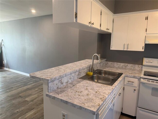 Foto del edificio - 6650 121st Ave N