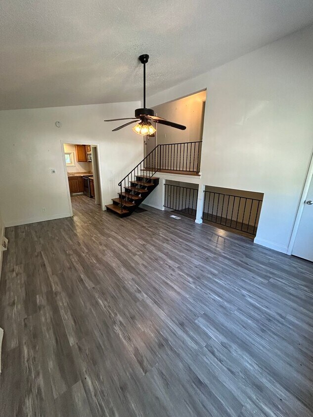 Primary Photo - COMING SOON! 3 Bed 1.5 Bath 1 Car Garage $...