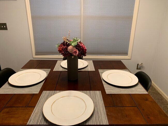 Building Photo - 91 Courtyard Way