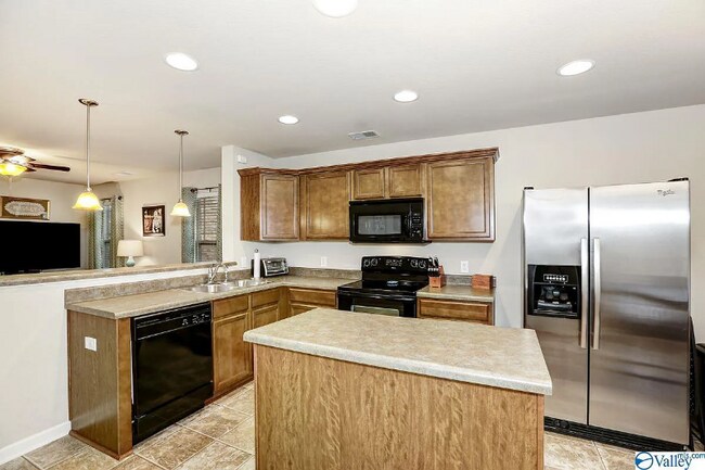Building Photo - 123 BrookLawn Dr