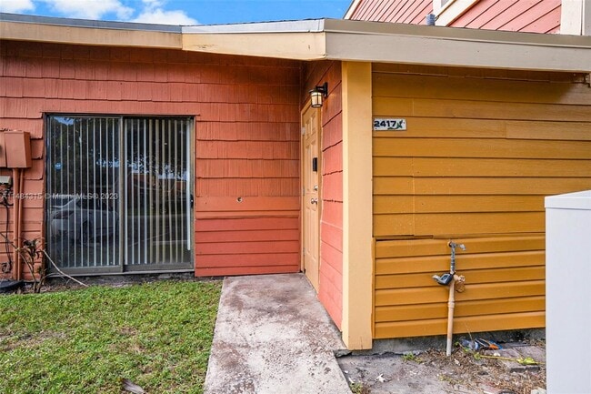 Building Photo - 2417 NW 55th Terrace