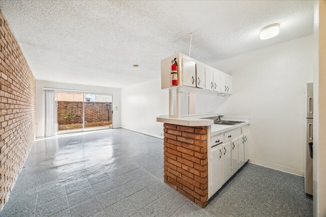 Foto del edificio - 3258 W Main St