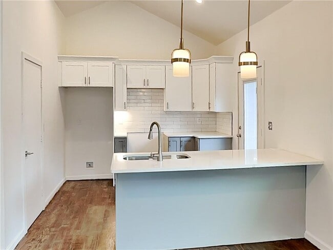 Building Photo - 304 Sciple Terrace NW