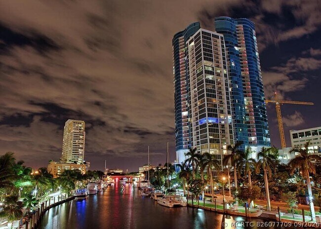 Foto del edificio - 830 NW 19th Terrace