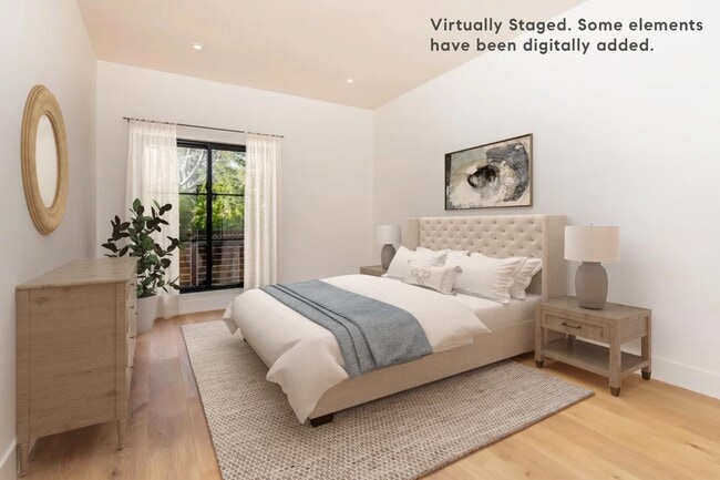 Building Photo - 1326 Hoover St