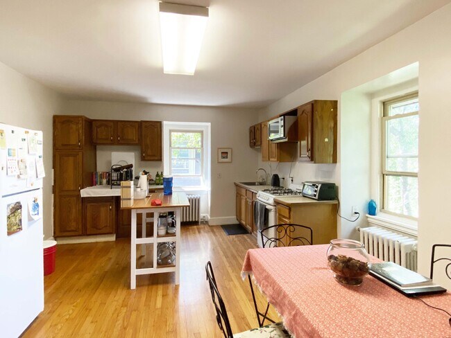 Kitchen - 4603 Springfield Ave
