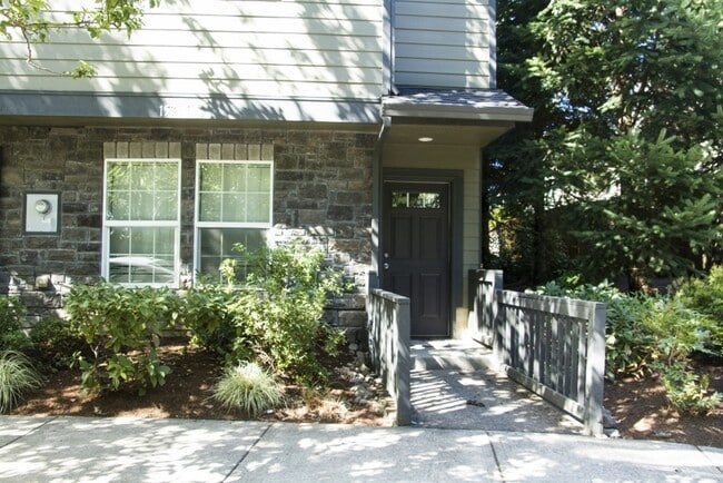 Building Photo - 15305 SW Diamond St