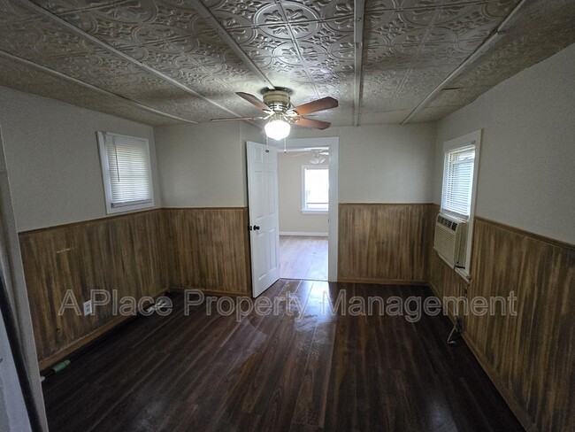 Foto del edificio - 8615 Ardelia Ave
