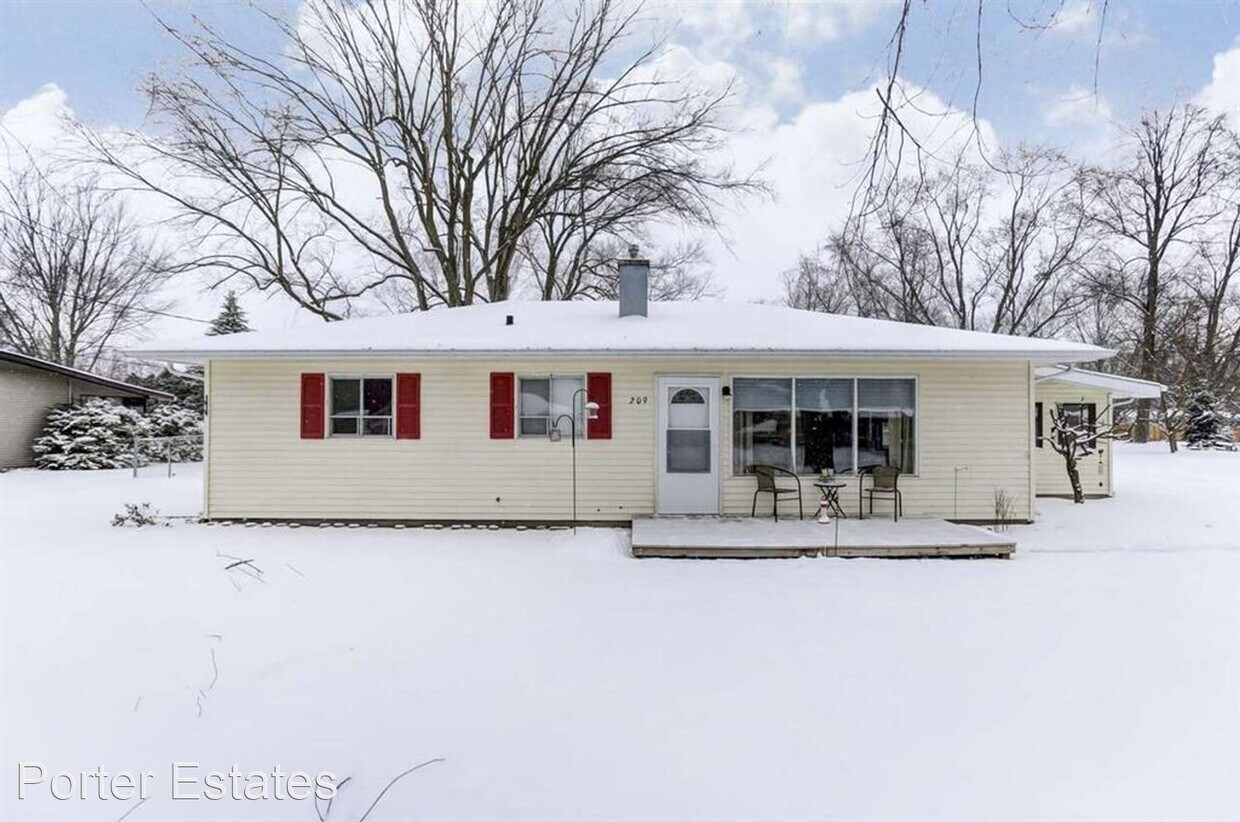 Foto principal - 3 br, 1 bath House - 209 E. Ramar Dr.