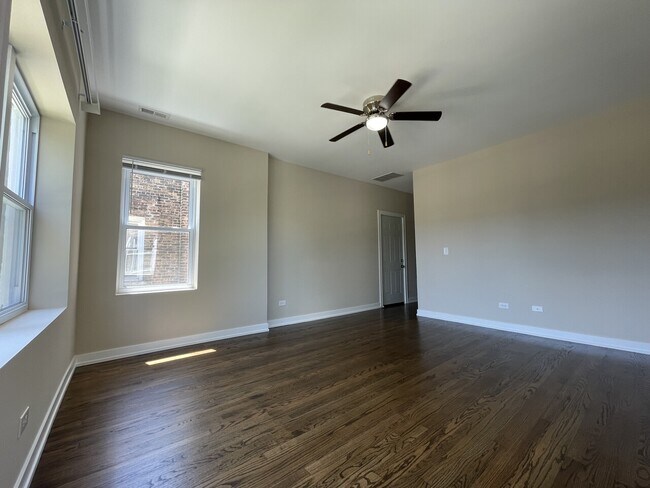 Building Photo - 1706 N Mason Ave