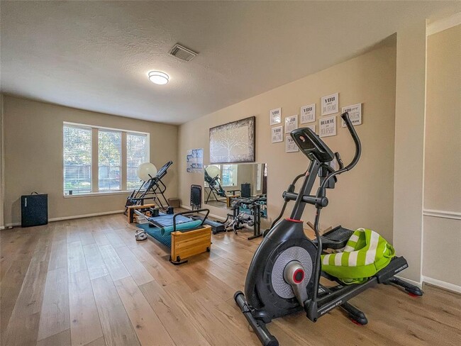 Foto del edificio - 3418 Shadowfern Dr