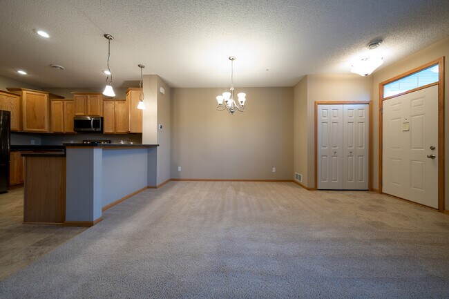 Foto del edificio - 13775 Atwood Ave