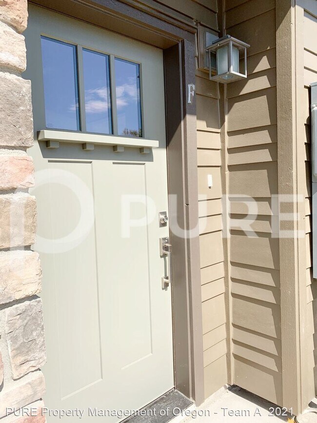 Foto del edificio - 3 br, 3.5 bath House - 12007 SE High Creek...
