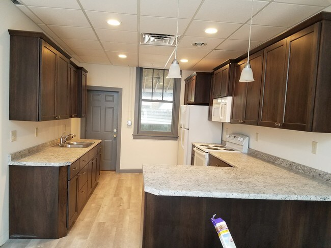 Cocina - 115 W North St