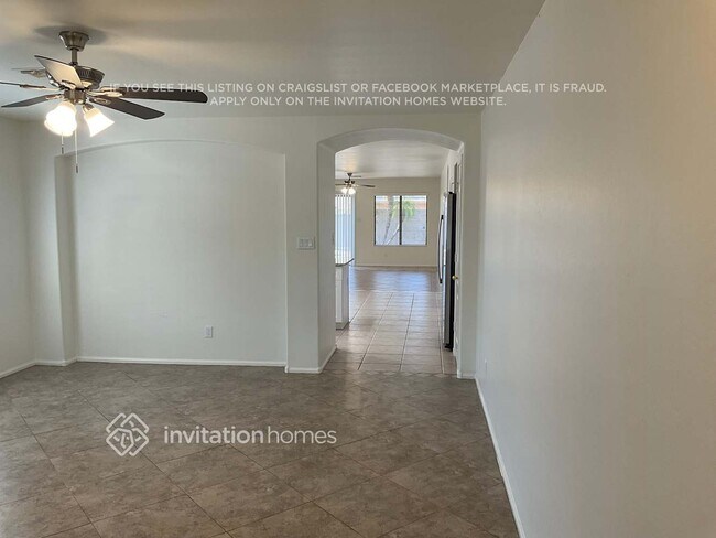 Building Photo - 13127 W Port Royale Ln