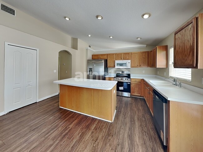 Foto del edificio - 1012 Cristelle Jean Dr