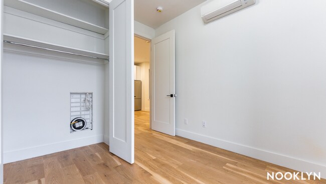Foto del edificio - 2553 Bedford Ave