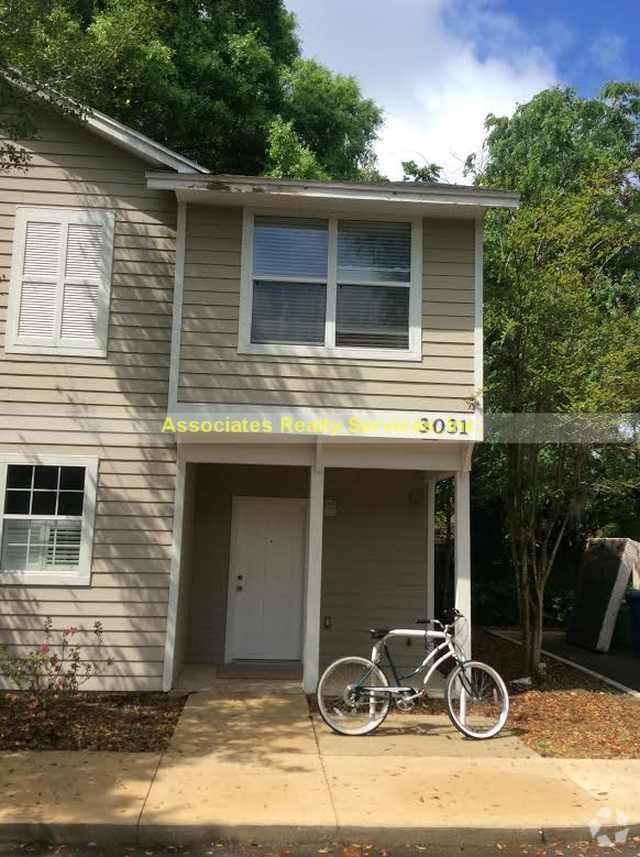 Building Photo - 3031 SW Archer Rd