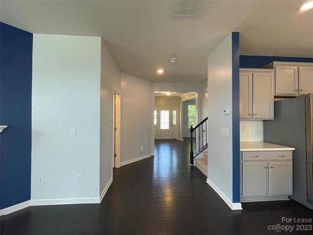 Building Photo - 3001 Kensley Dr