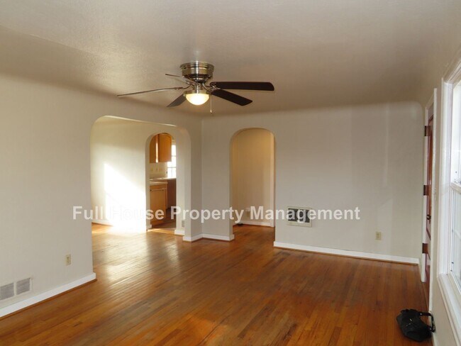Foto del edificio - 3 br, 1 bath House - 5315 High Banks Rd.