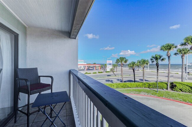 Foto del edificio - 6102 Seawall Blvd