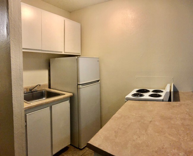 Foto del edificio - 651 E Twain Ave