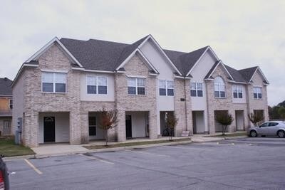 Foto principal - 926 W Craighead Forest Rd