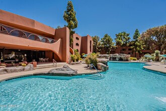 Building Photo - 4303 E Cactus Rd