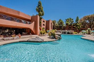 Building Photo - 4303 E Cactus Rd