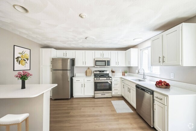 Building Photo - Birchwood Hills