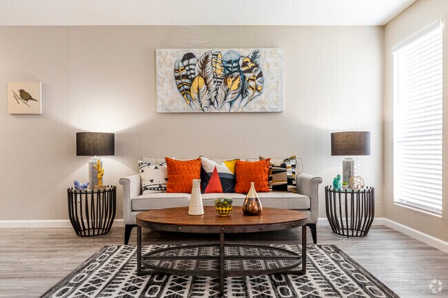 A3R 1HAB, 1BA - 757pies cuadrados - Alvarado Apartments