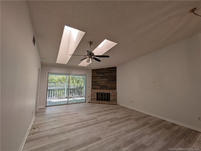 Foto del edificio - 8291 SE Croft Cir