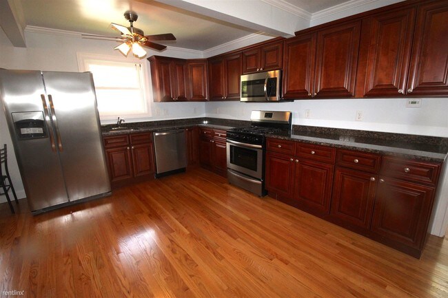 Foto del edificio - 2 br, 2 bath  - 208 W Ann St # 2 208 W Ann #2