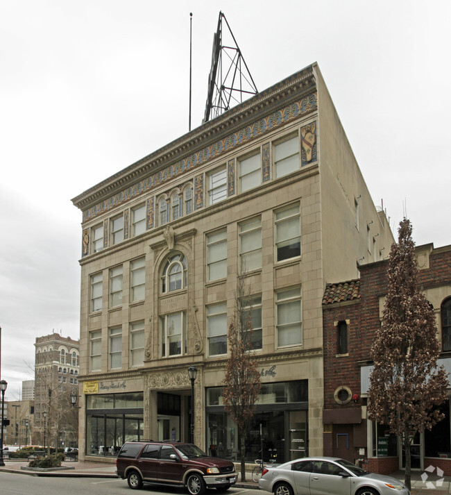 Building Photo - Berry Burk Apartments