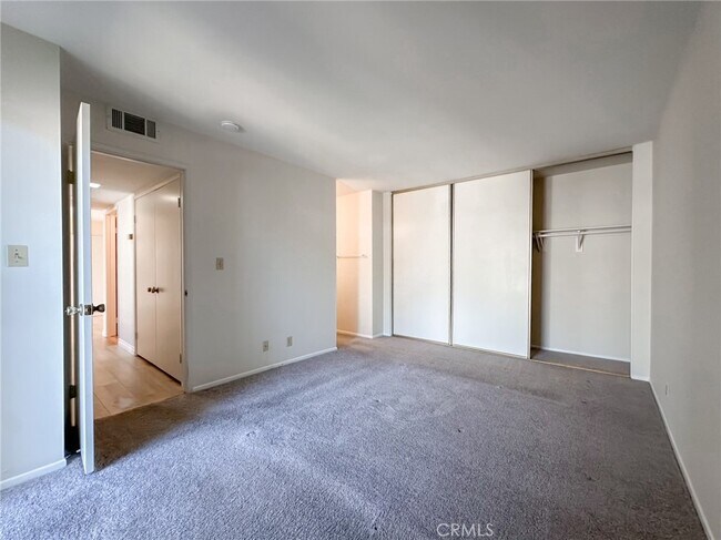Building Photo - 275 Tarocco-
