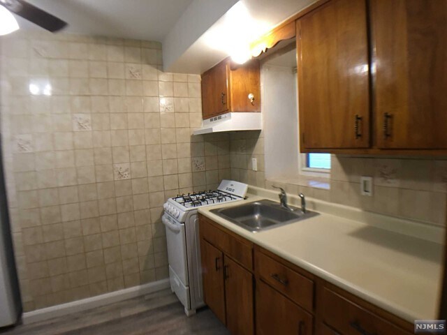 Foto del edificio - 16 Crescent Ave