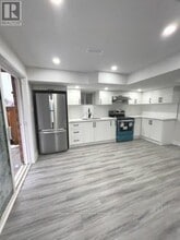 Building Photo - 18 Malthouse Cres