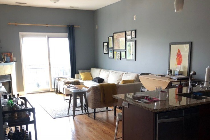 Main room with working gas fireplace - 437 W North Ave